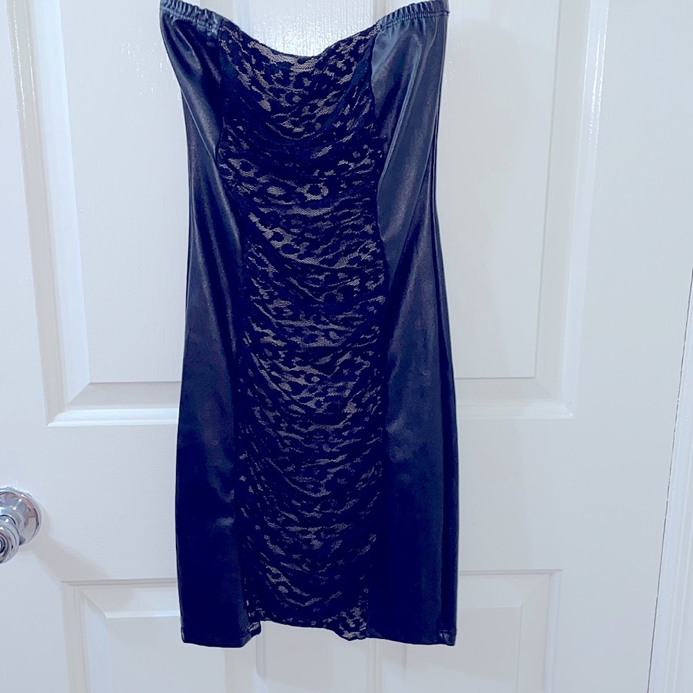 Adorable club dress with leopard print and pleather